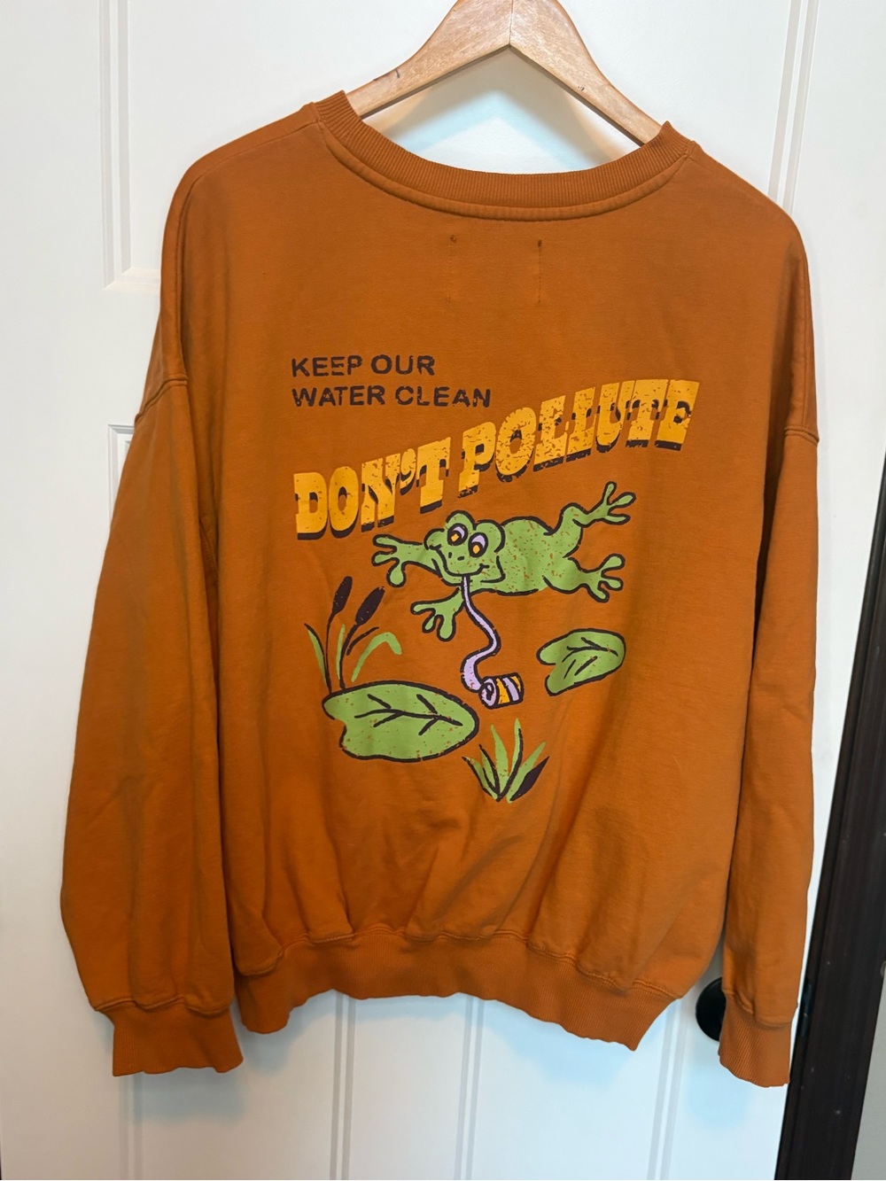 Urban Outfitters UO Don't Pollute Frog Crew Neck Sweatshirt Orange Size Medium